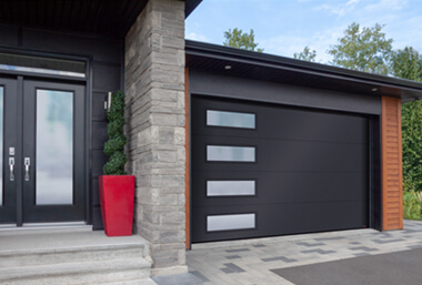Standard+ Flush, 14' x 8', Black, window layout: Left-side Harmony with Soft glass